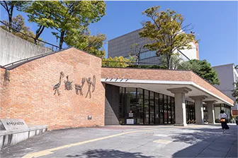 神戸市立中央図書館（徒歩10分/約770m）